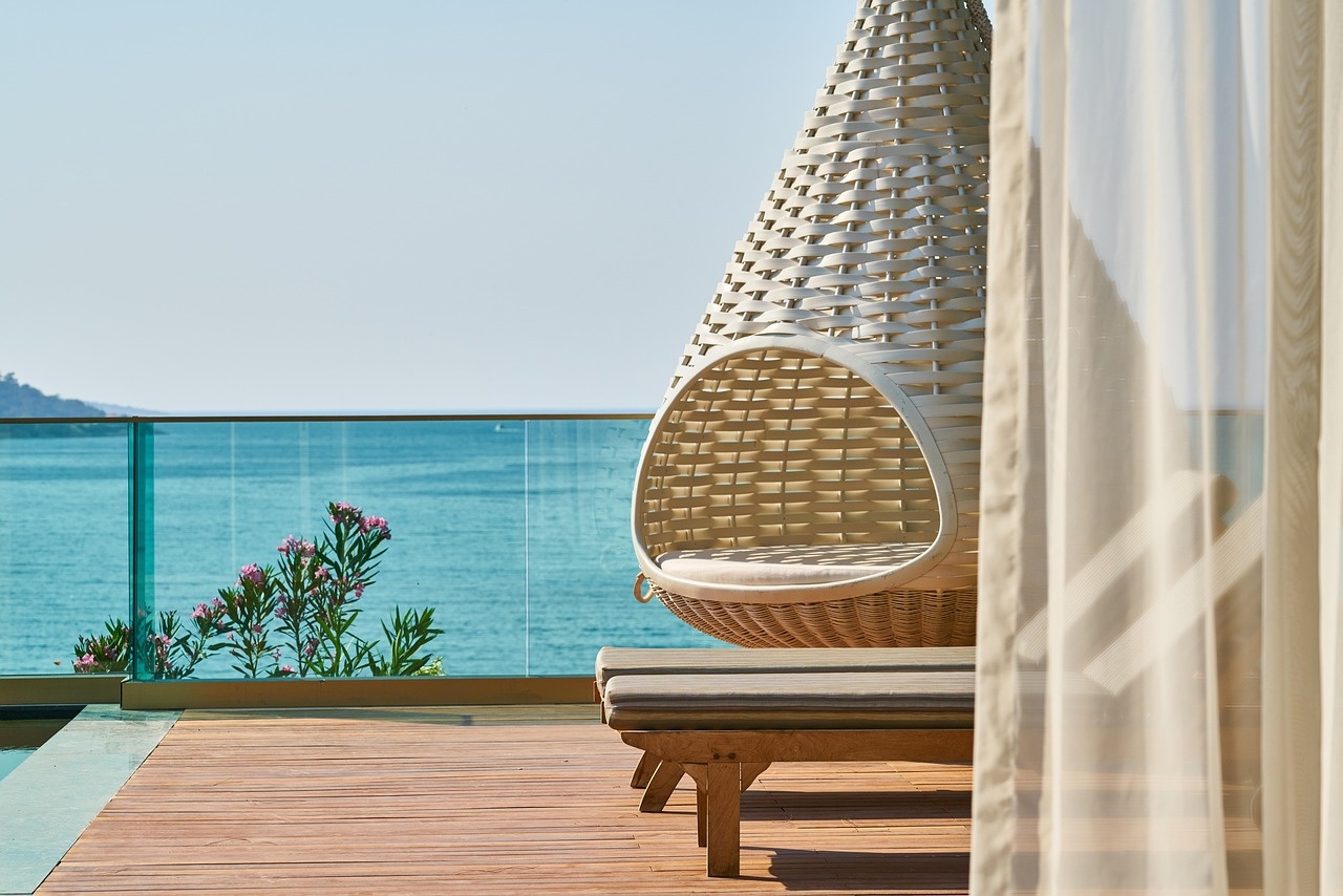 Momentjoy entertainment lounge terrace